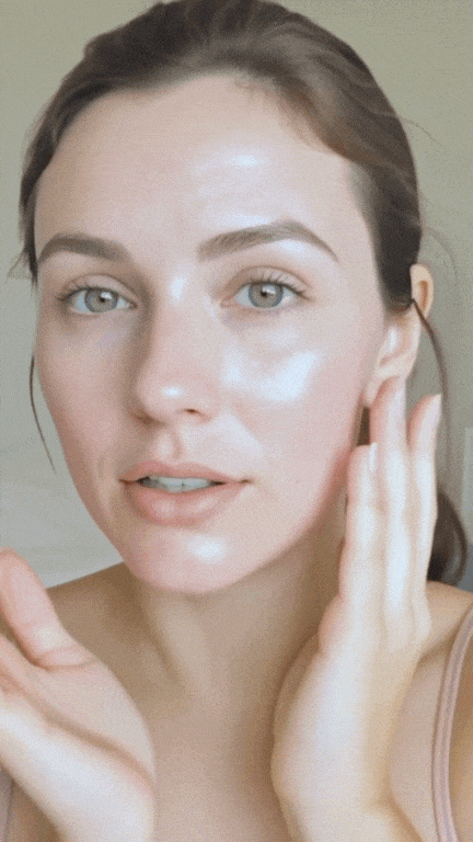 <p><strong>Hydrated, Glowing Skin</strong></p>